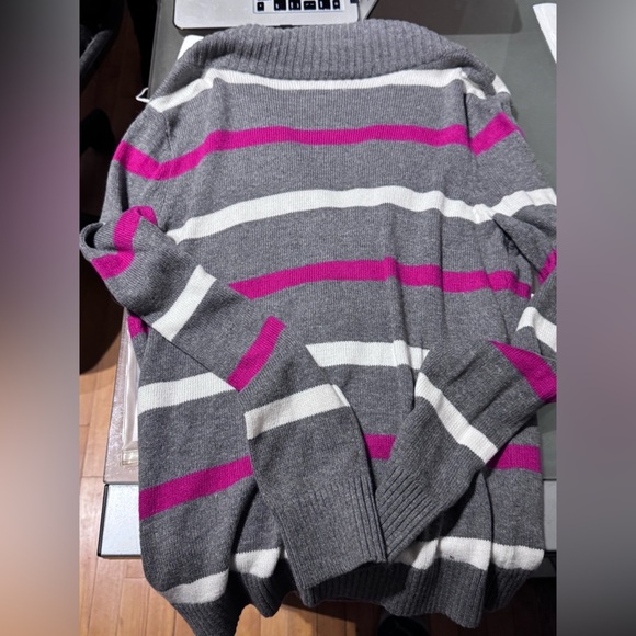 ✨ Cozy Tommy Hilfiger Women’s Sweater - Never Worn ✨ - Picture 4 of 15